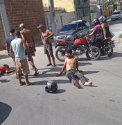 Motociclistas ficam feridos após colisão no Feitosa, em Maceió