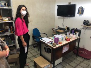 Vereadora Teca Nelma fiscaliza rede de apoio à mulheres vítimas de violência