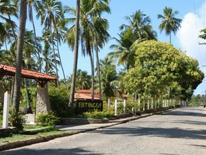 Moradores de Japaratinga descumprem decreto e polícia é acionada