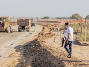 Prefeito de Maceió visita obra de Avenida na Cidade Universitária