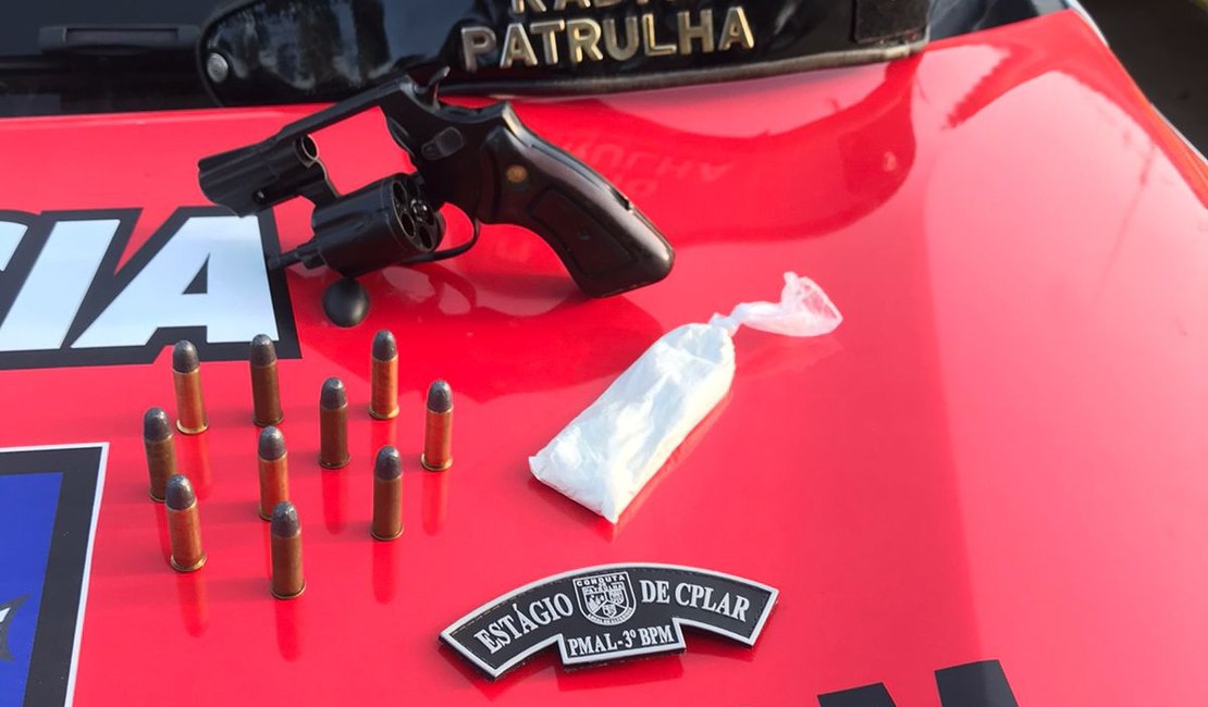 Jovem de 18 anos é preso em flagrante por posse de drogas e porte ilegal de arma de fogo em Arapiraca