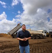 Prefeito Carlos visita início das obras do Novo Mercado de Rio Largo