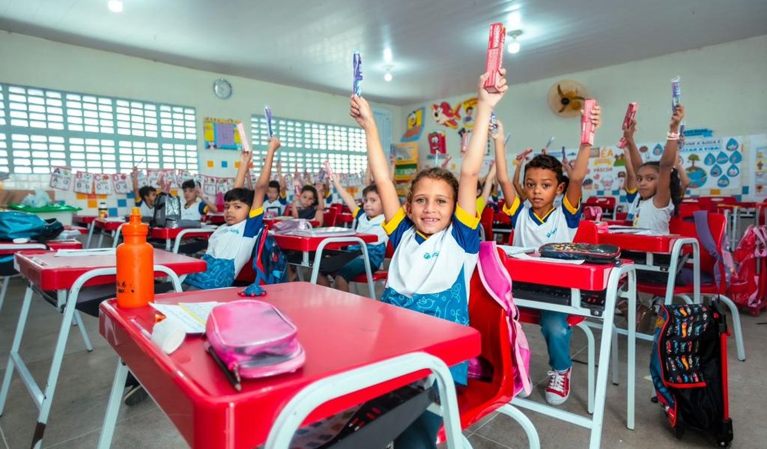 Selo Unicef reconhece ações da Prefeitura de Arapiraca para reintegrar estudante à escola