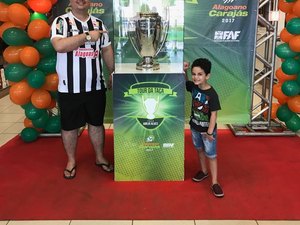 Troféu que será entregue ao campeão alagoano é exposto em Arapiraca