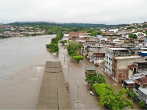 Mais de 430 mil pessoas são afetadas pela chuva na Bahia; números de desabrigados e desalojados sobem