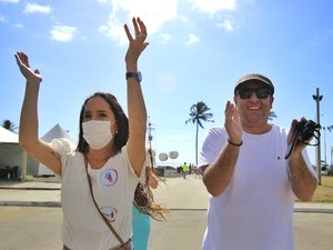 Confiantes, candidatos Ednaldo Maiorano e Manuela Gatto votam nas eleições da OAB-AL