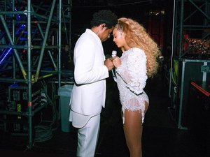 Homem invade palco de Beyoncé e Jay-Z em Atlanta