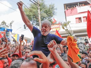 Lula é oficializado candidato à Presidência pelo PT