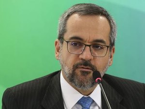 Senado aprova convite para ministro falar sobre erros no Enem