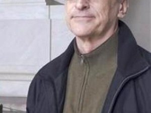 'Vou ficar mais preto que Obama', diz jornalista na Globo News