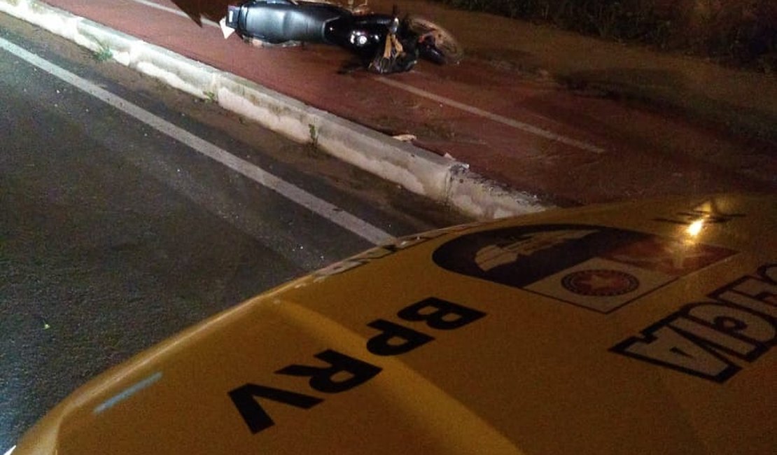 Motorista foge após colidir na traseira de motocicleta na AL 110, em Arapiraca