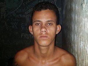 Homem é preso e menor apreendido suspeitos de porte ilegal de arma em Maceió