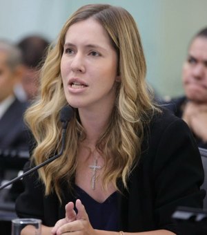 PL de Cibele Moura exige consulta antes da aprovação automática em escolas estaduais