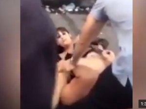 [VÍDEO] Garota dá golpe de jiu-jitsu em namorado para evitar briga em boate