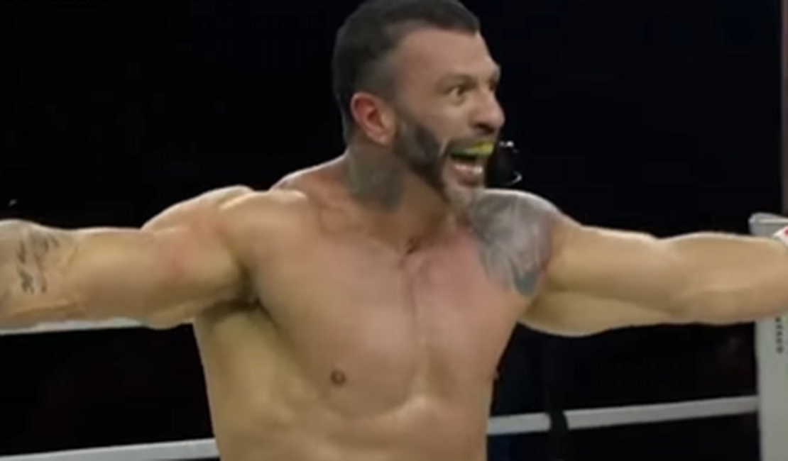Davi Brito é nocauteado por Bambam em luta de boxe em São Paulo