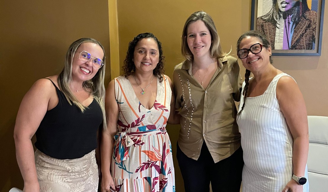 Cibele Moura reúne mães atípicas e presidente de instituto para discutir o Código de Defesa da Pessoa com Autismo