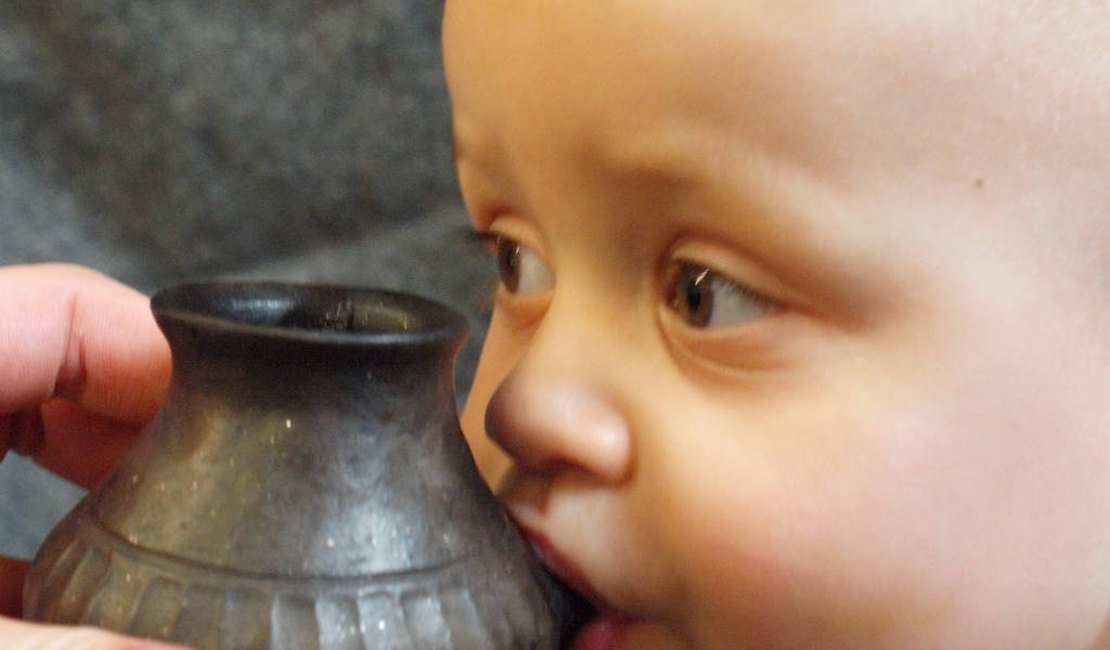 Há 3.000 anos, bebês já tomavam leite em mamadeiras de cerâmica