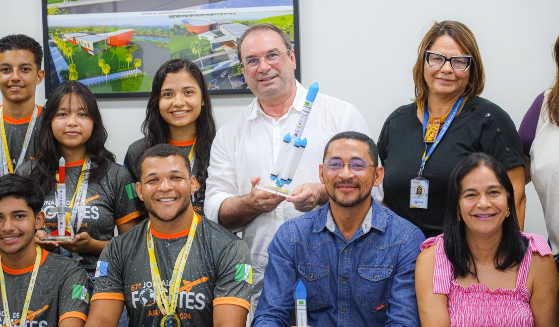 Prefeito Luciano parabeniza estudantes vencedores da Jornada Brasileira de Foguetes