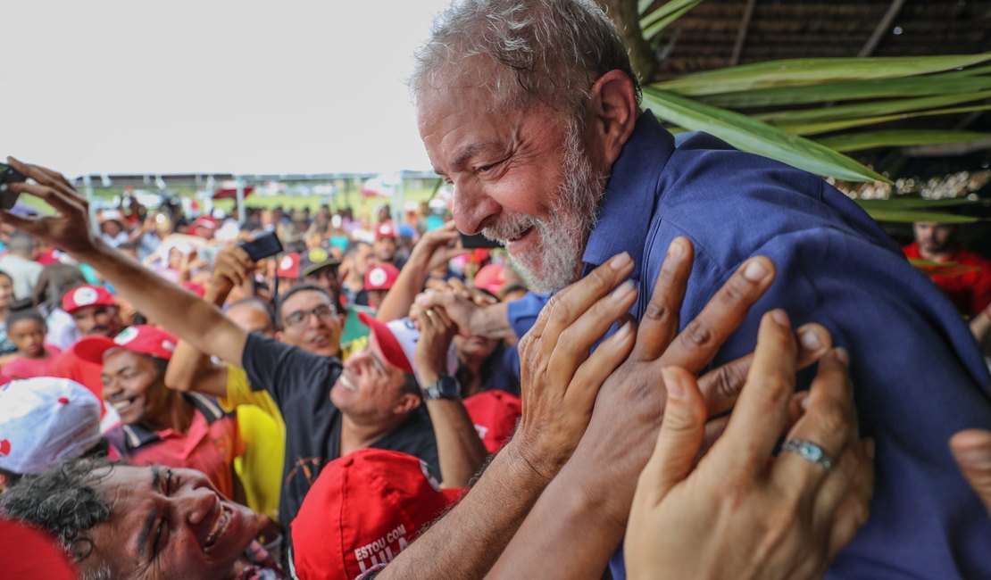 Ex-presidente Lula desembarca em Alagoas nesta terça-feira (22)