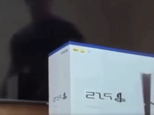 Promoção vira dor de cabeça: jornalista alagoano compra PS5 e recebe saco de cuscuz