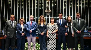 Senado realiza entrega da Comenda Ceci Cunha e homenageia mulheres de destaque na política