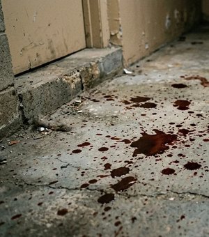 Homem ataca mulher e criança de cinco anos com facão e foge no Agreste de AL