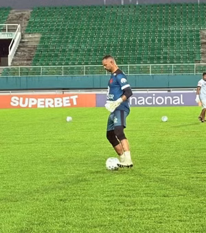 Goleiro Bruno estreia no Vasco-AC, time que tem no elenco quatro jogadores presos por estupro