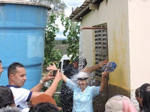 Casal autoriza obras de extensão para abastecer comunidades rurais de Palmeira dos índios