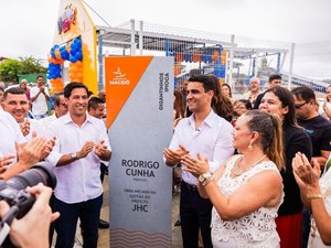 Rodrigo Cunha inaugura Gigantinhos Bilíngue de Ipioca com capacidade para 260 crianças