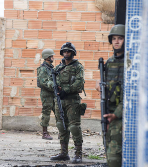 Exército quer armas e veículos para recuperar estrutura da polícia do Rio 
