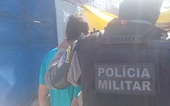 Após denúncia, jovem é preso com maconha e balança de precisão no Prado