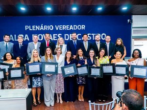 Câmara homenageia 13 mulheres por atuação social e contribuições a Maceió