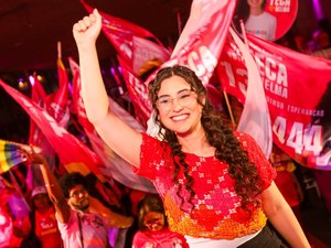 Teca Nelma apresenta 13 compromissos para Alagoas em lançamento de campanha