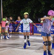Famílias aproveitam pistas de patinação instaladas em bairros de Maceió