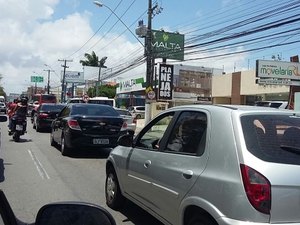 Quatro pessoas ficam feridas em acidente na Avenida Fernandes Lima