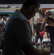 Venezuelanos inundam cidade em Roraima para comprar comida