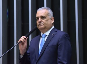 Alfredo Gaspar propõe projeto para combater crimes virtuais contra crianças com uso de IA