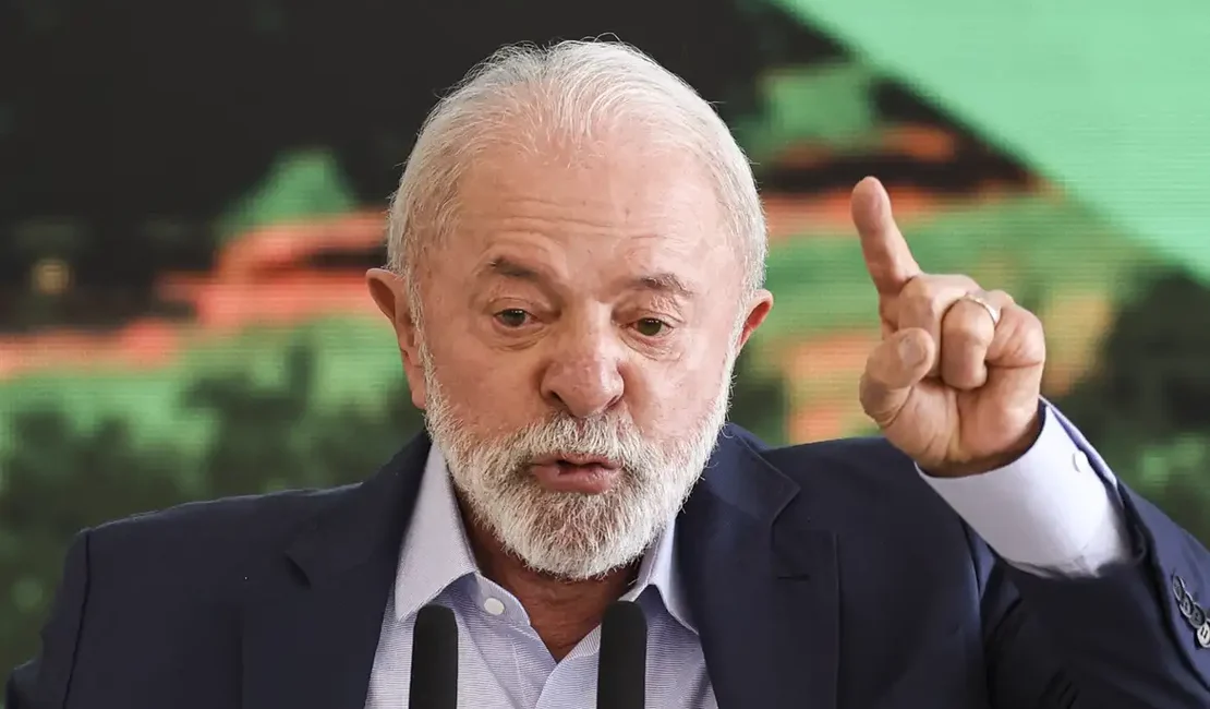 Lula telefona para Xi Jinping e conversam sobre ampliação de comércio