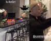 Xuxa viraliza ao mostrar vídeo alimentando morcegos no jardim de casa