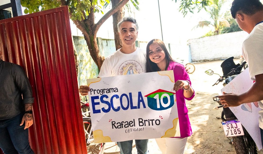 Filha conquista vaga na faculdade e mãe faz agradecimento público a Rafael Brito