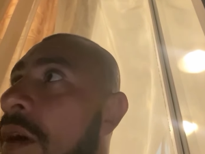 Brasileiro que luta pela Ucrânia grava momento em que ataque russo atinge prédio