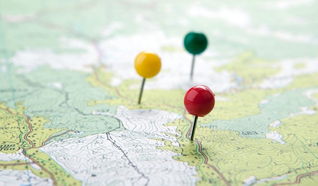 Ferramenta para calcular rotas e obter informações sobre cidades