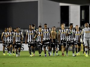 Botafogo terá de apelar à fé para não entrar em campo rebaixado