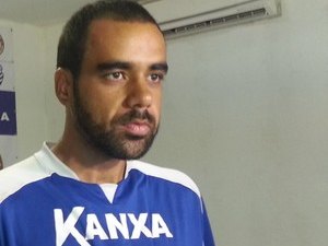 CSA confirma contratação do meia Daniel Costa
