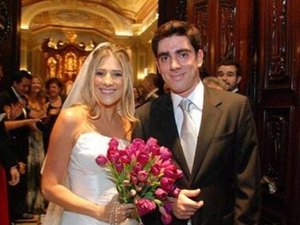 Dani Calabresa doa vestido de noiva de casamento com Marcelo Adnet