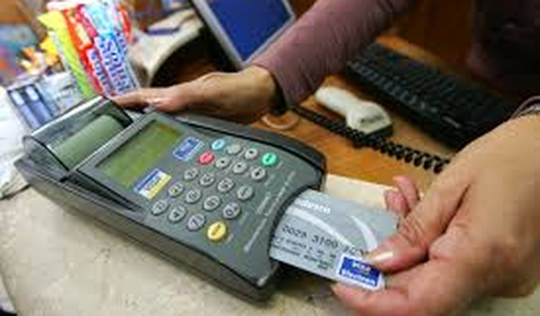 Fecomércio avalia como positiva resolução que disciplina taxa de juros do cartão de crédito