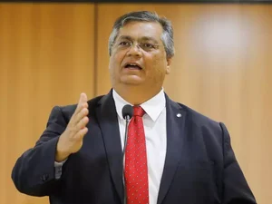Ministério da Justiça aciona PF para investigar joias de diamantes de Michelle e Bolsonaro