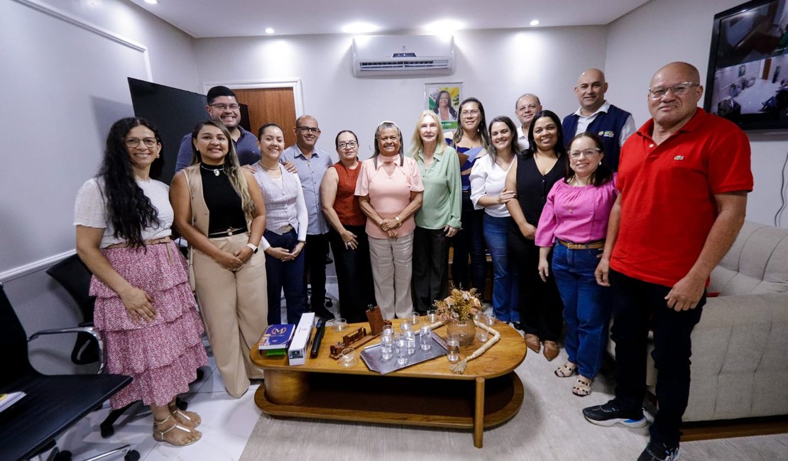 Prefeita recebe Kátia Born para discutir Plano de Segurança Alimentar em Palmeira dos Índios