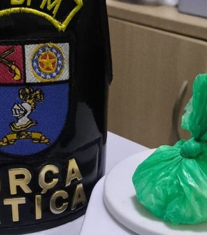 Suspeito de tráfico invade escola em obras em Maceió e é contido e amarrado por trabalhadores