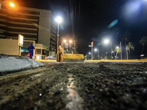 Avenida Álvaro Otacílio recebe serviços de fresagem e recapeamento